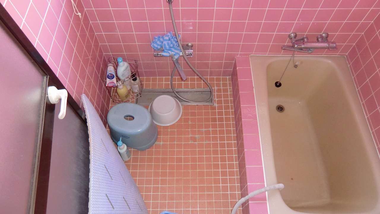 東近江市で浴室と洗面台、脱衣室のリフォームが完成しました。
